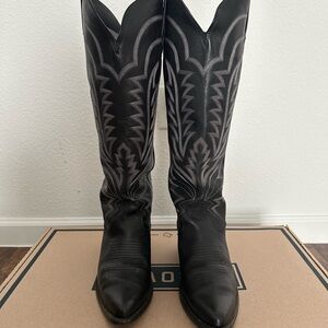 Tecovas black Abby’s